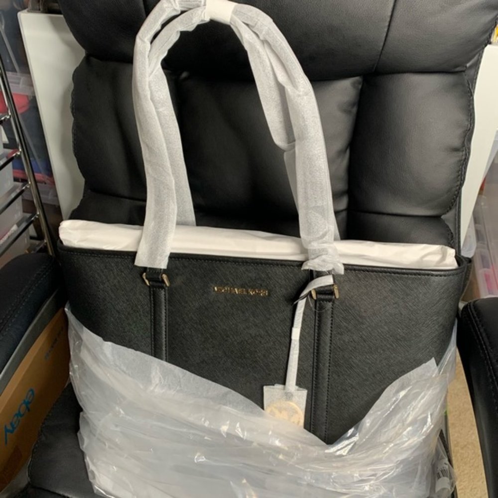 Michael Kors Black Saffiano Leather Large Tote NWT - Picture 7 of 8